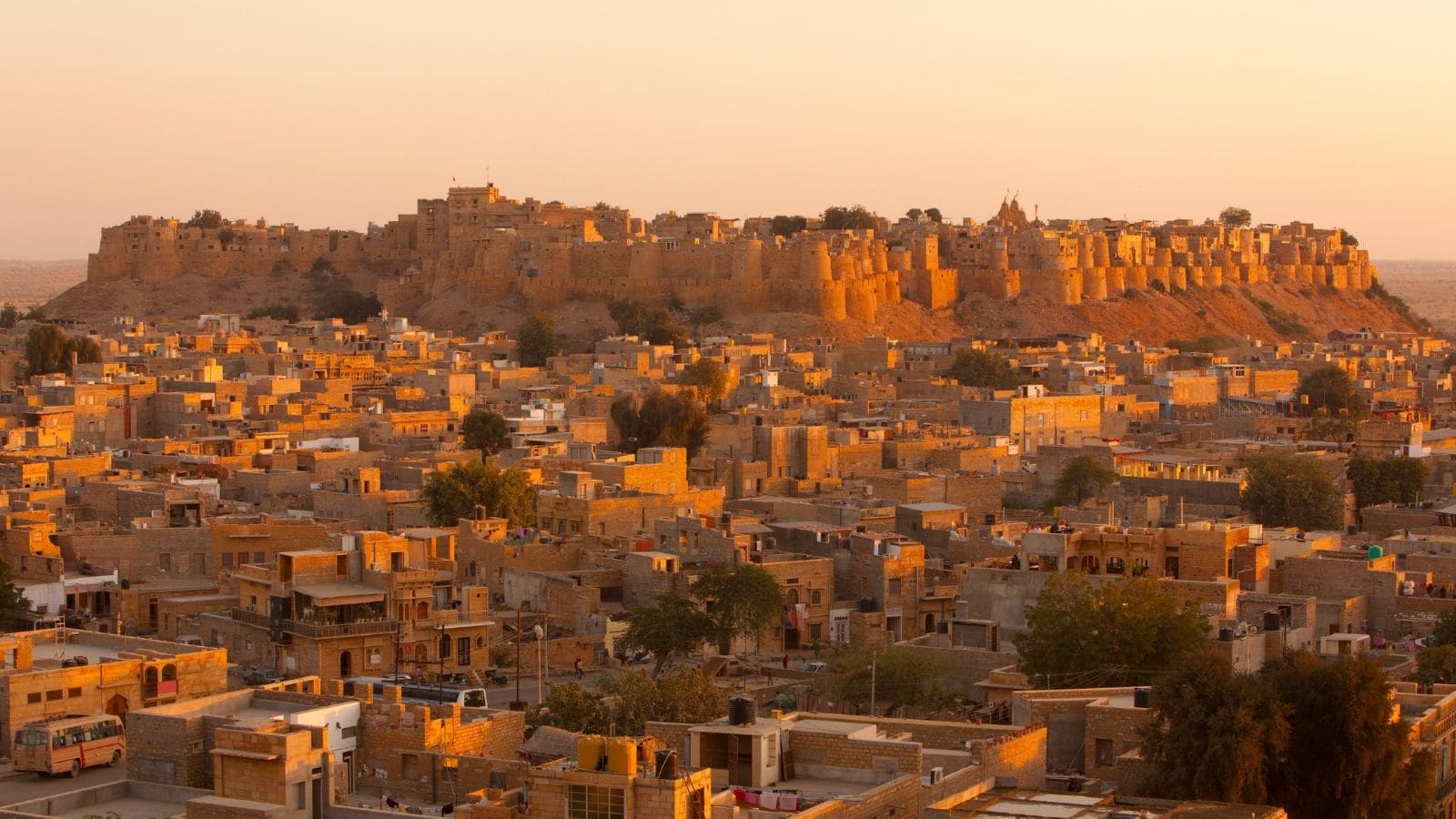 November Travel Destinations: Top 10 Places To Visit In India November Travel Destinations: Top 10 Places To Visit In India