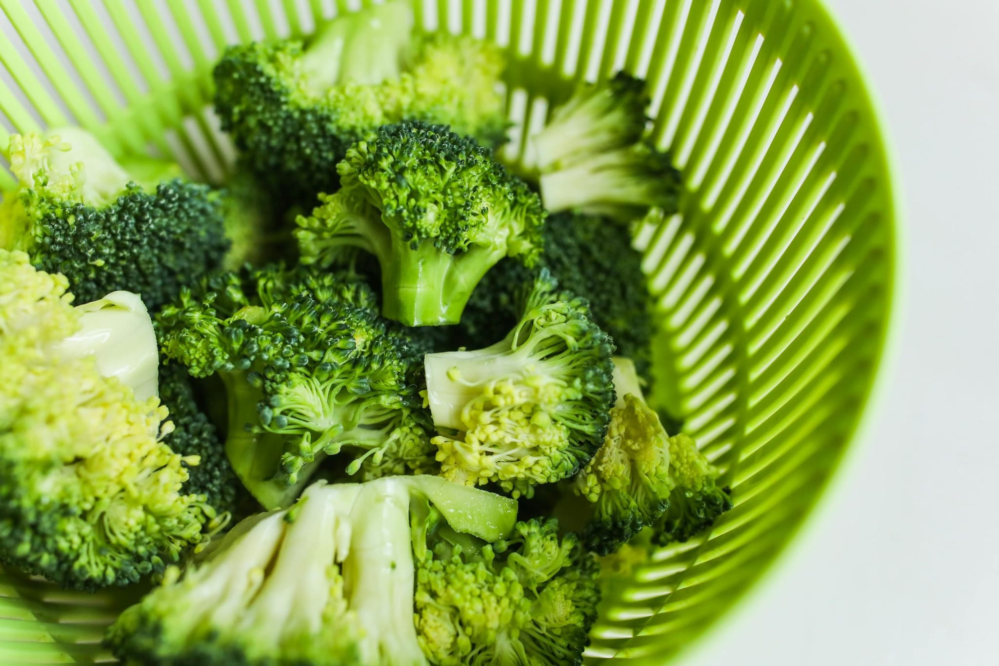Supports Bone Health: Broccoli contains calcium, vitamin K, and magnesium, essential for strong bones. Consuming it during winter helps prevent bone weakness, maintains joint health, and reduces the risk of seasonal aches or stiffness caused by cold weather.